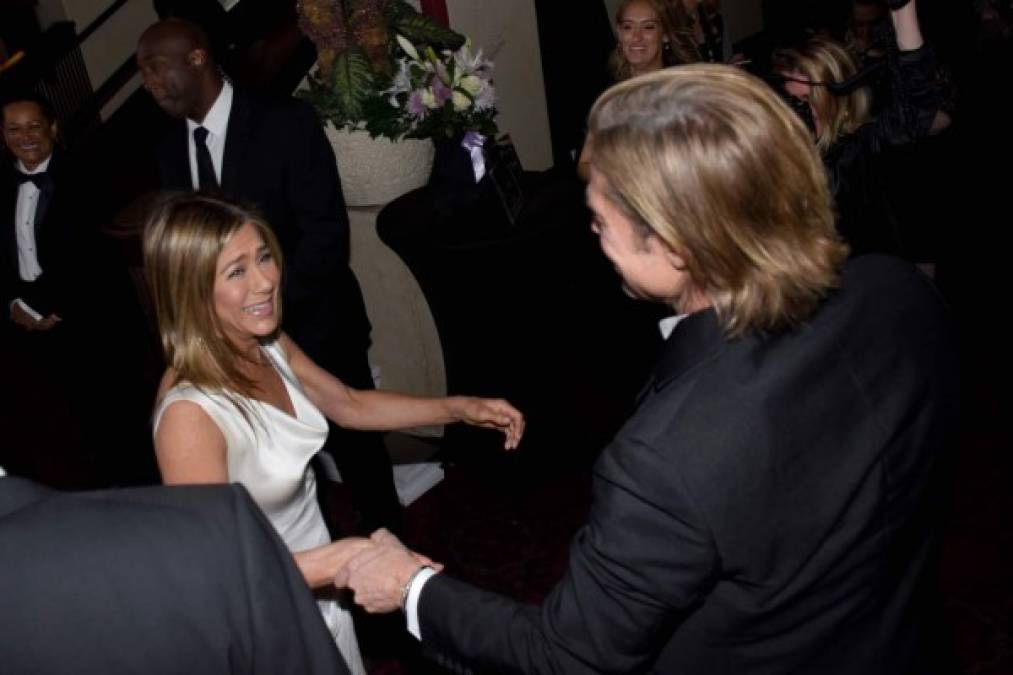 Las imágenes virales del esperado reencuentro entre Brad Pitt y Jennifer Aniston