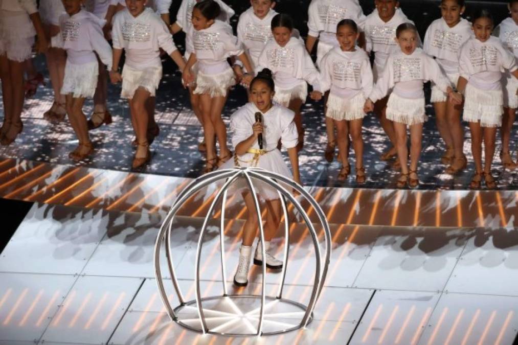 FOTOS: Hija de JLo cantó durante el show de halftime en el Super Bowl LIV