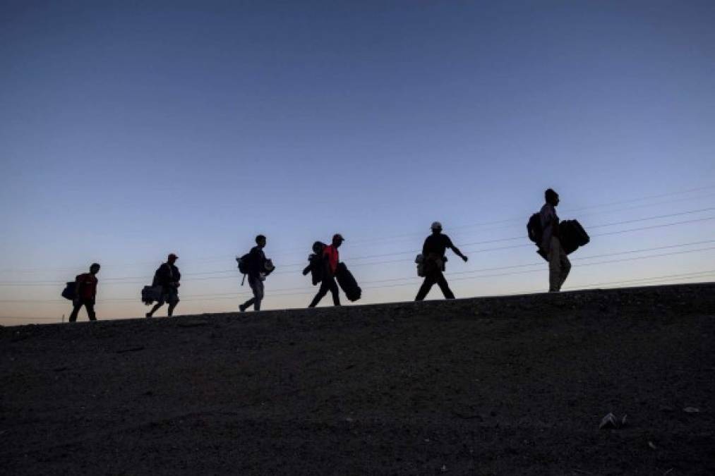 Las duras fotos de los migrantes de la caravana en su paso por Tijuana, México