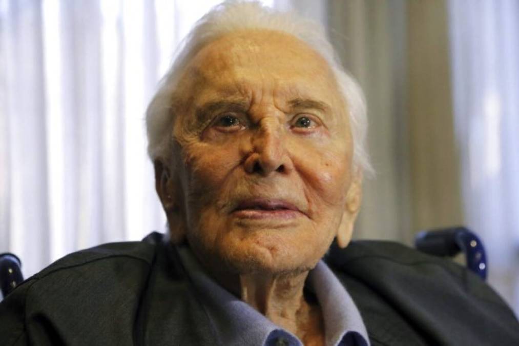 11 datos del actor Kirk Douglas, fallecido a los 103 años