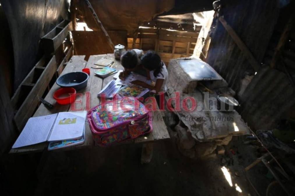 Sin internet ni aparatos tecnológicos: niños hondureños hundidos en la ignorancia