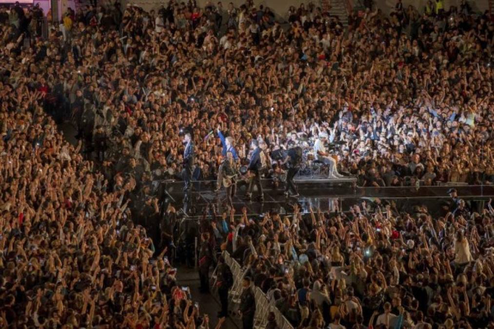 Sin mascarillas ni distanciamiento: el show que aglomeró a 50 mil personas en Nueva Zelanda