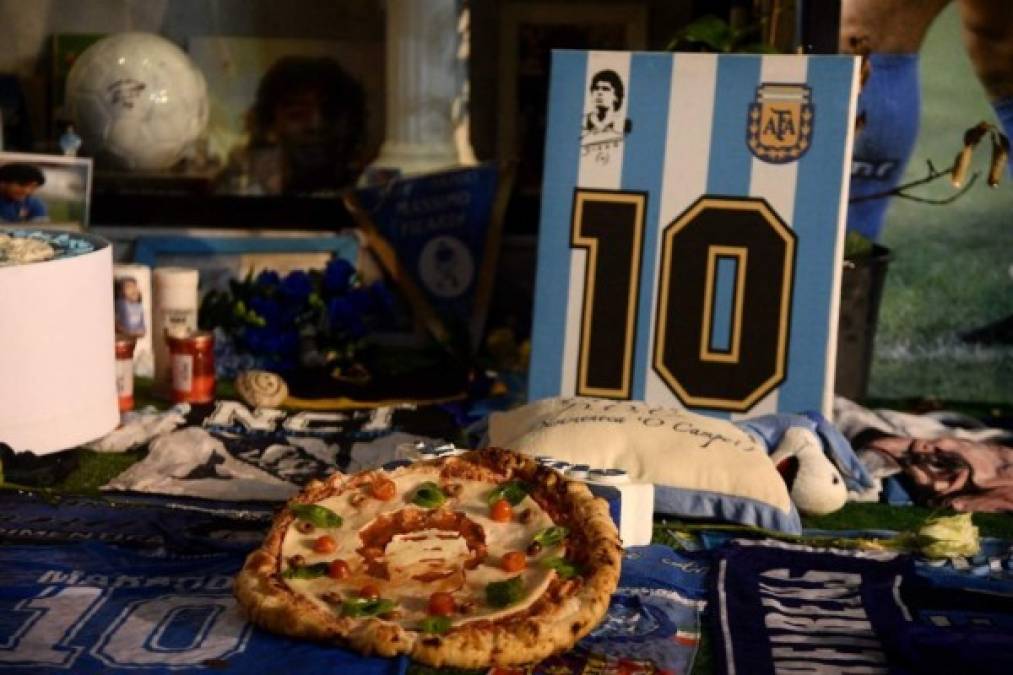 Entre homenajes y escándalo por violación, se cumple un año de la muerte de Maradona (FOTOS)