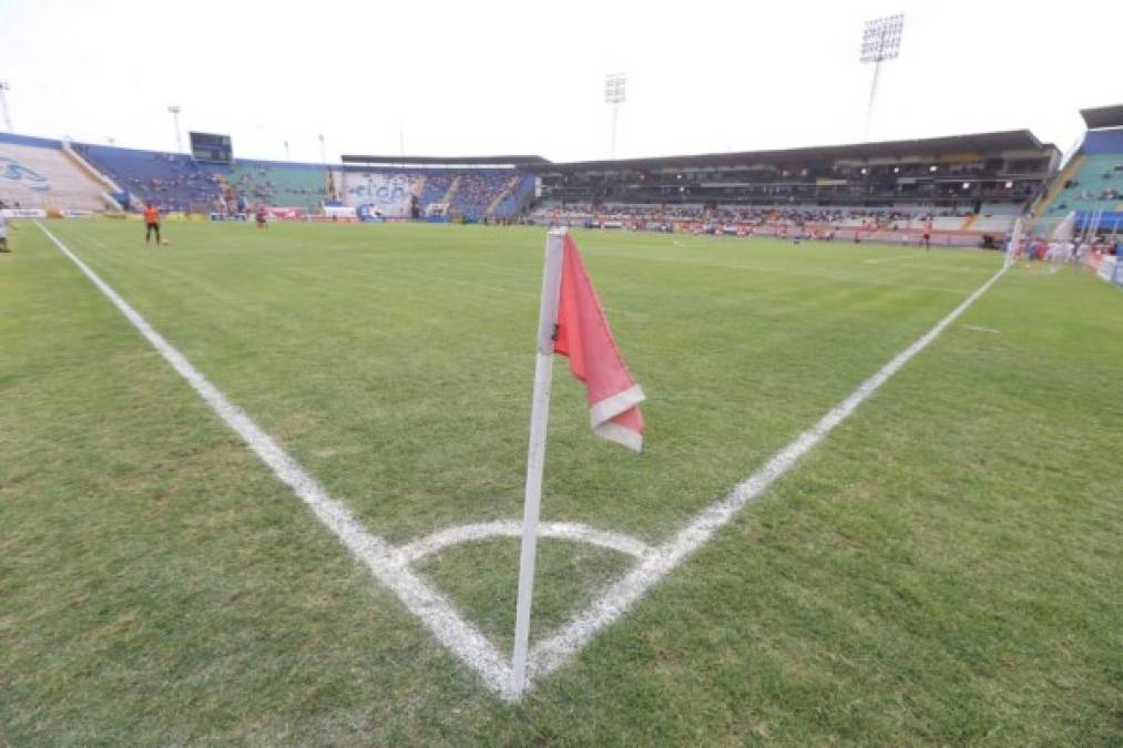 Belleza, colorio y pasión en el Estadio Nacional para el Olimpia vs Real España