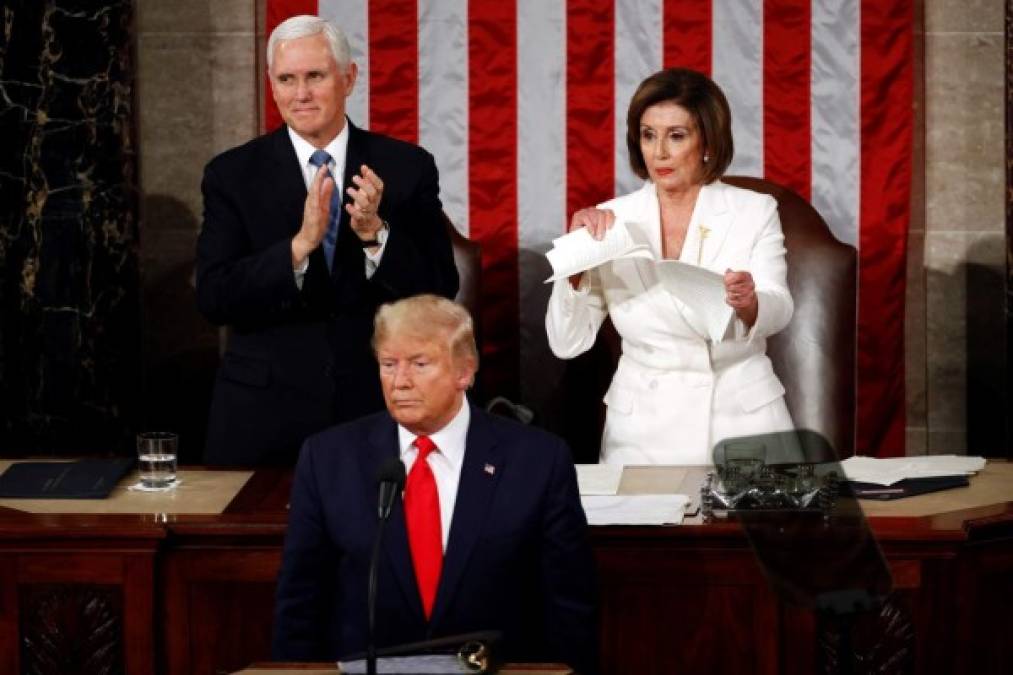 ¡Le devuelve el desplante! Nancy pelosi rompe copia del discurso de Trump