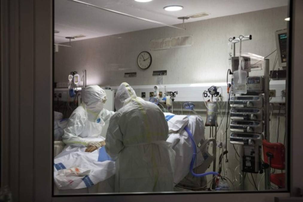 Hospitales de Europa abrumados por crisis del coronavirus (EN FOTOS)