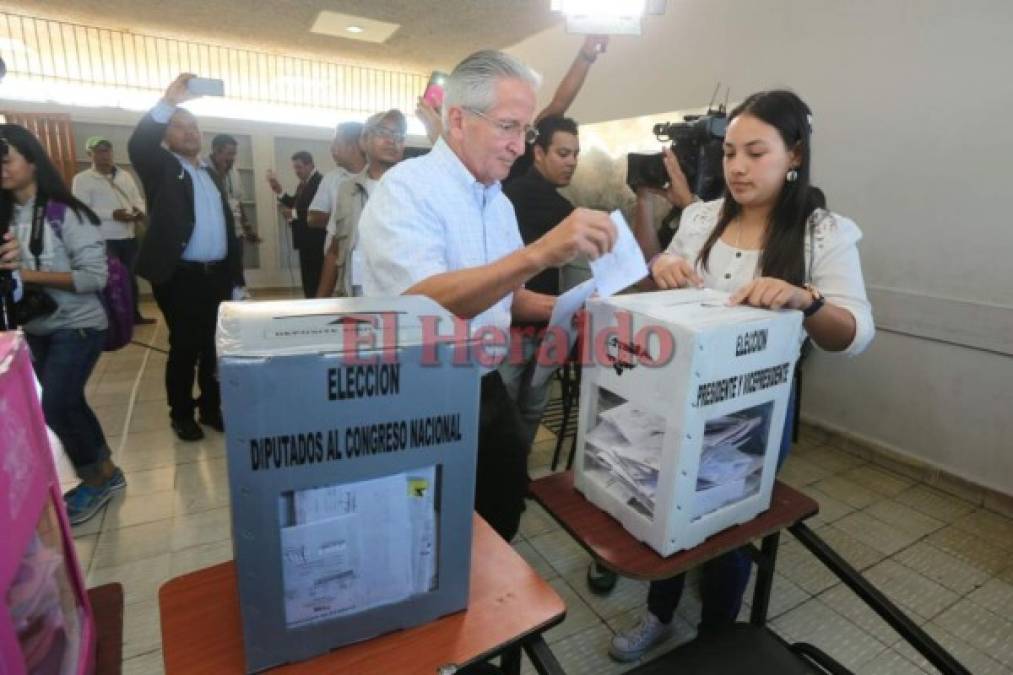 FOTOS: Así votaron las figuras políticas en distintos puntos de Honduras