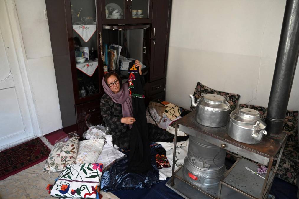 Así es la vida de las mujeres afganas tras el regreso al poder de los talibanes