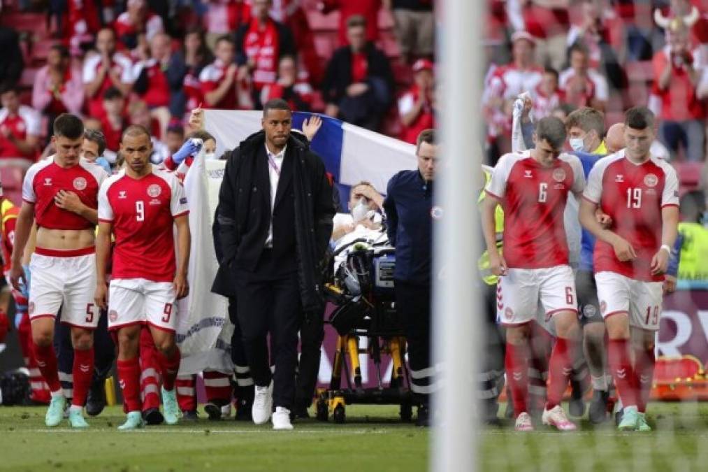 Las imágenes del drama que se vivió en la Eurocopa tras el desplome de Eriksen en pleno partido (FOTOS)