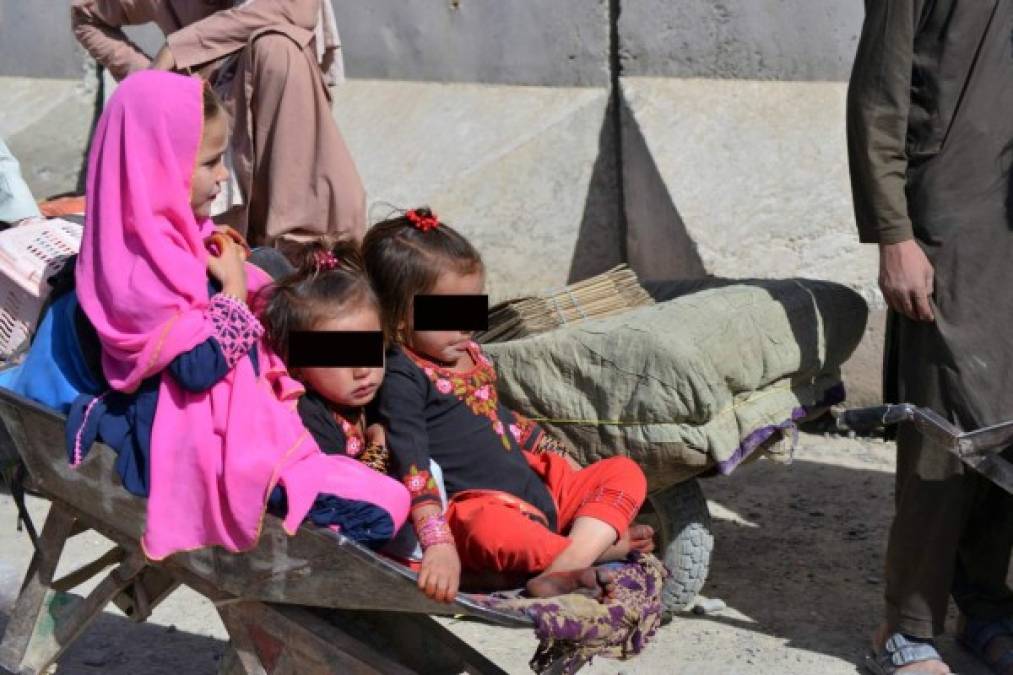 ¿Cuánto cuesta comprar una niña en Afganistán?: Padres venden a sus hijas 'por hambre'