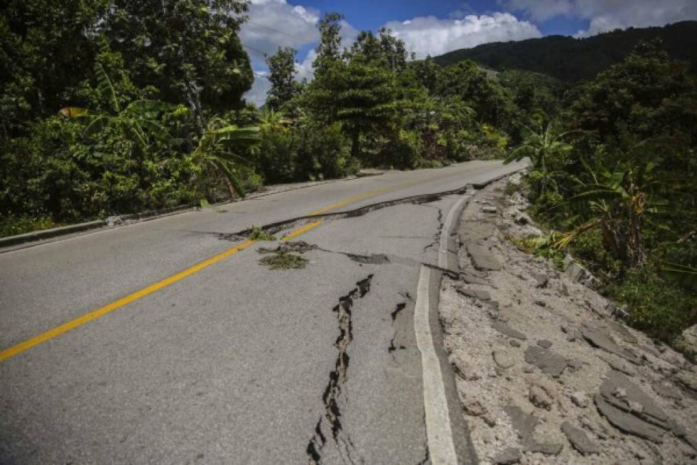 'Escuché gritos de dolor en todas partes': Sobrevivientes narran sismo en Haití