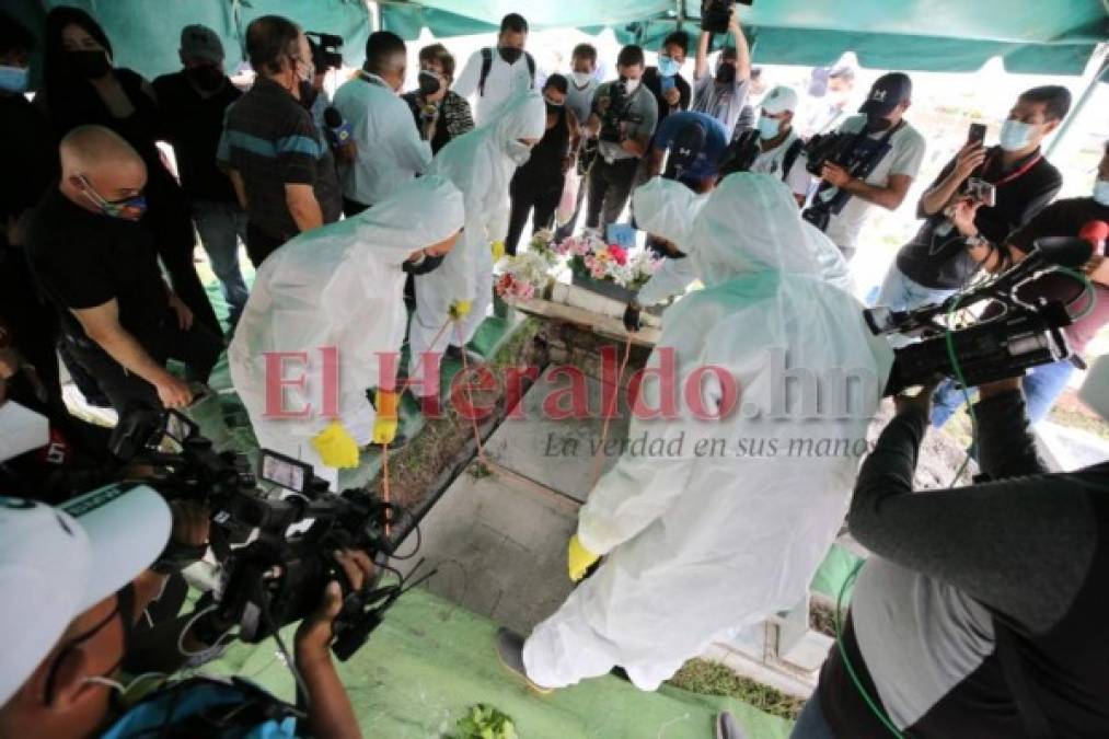 Discursos y llanto en la dolorosa despedida de Chelato Uclés, el Maestro de Honduras