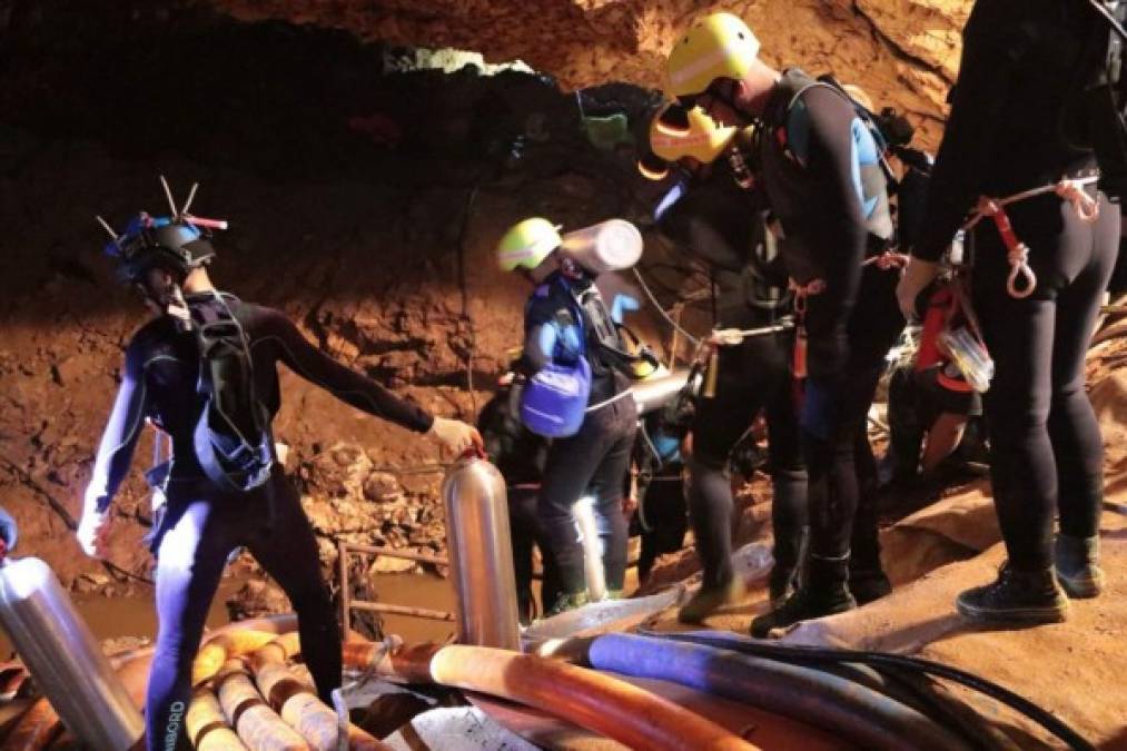 Así es el dramático rescate de los niños atrapados en una cueva de Tailandia