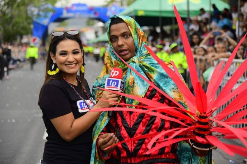 ¡Bellas! Presentadoras brillaron en la Feria Juniana de San Pedro Sula