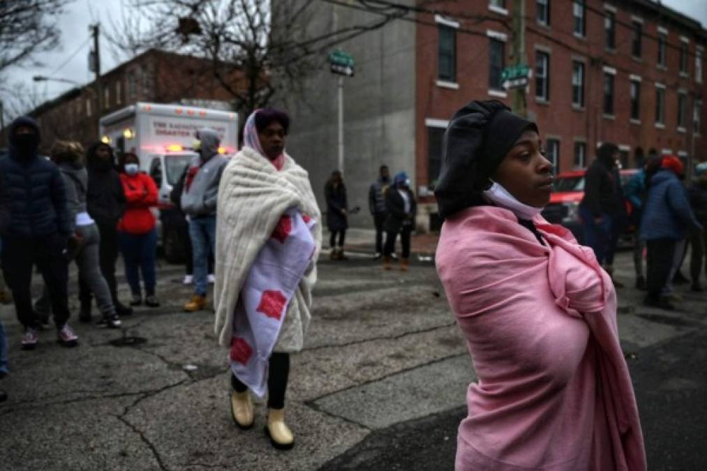 'No volverán': 13 muertos, entre ellos 7 niños, en incendio de vivienda en Filadelfia