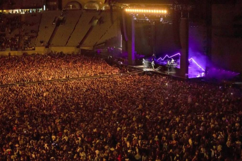 Sin mascarillas ni distanciamiento: el show que aglomeró a 50 mil personas en Nueva Zelanda