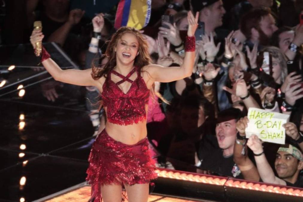 FOTOS: Así fue la presentación de Shakira durante el halftime del Super Bowl LIV