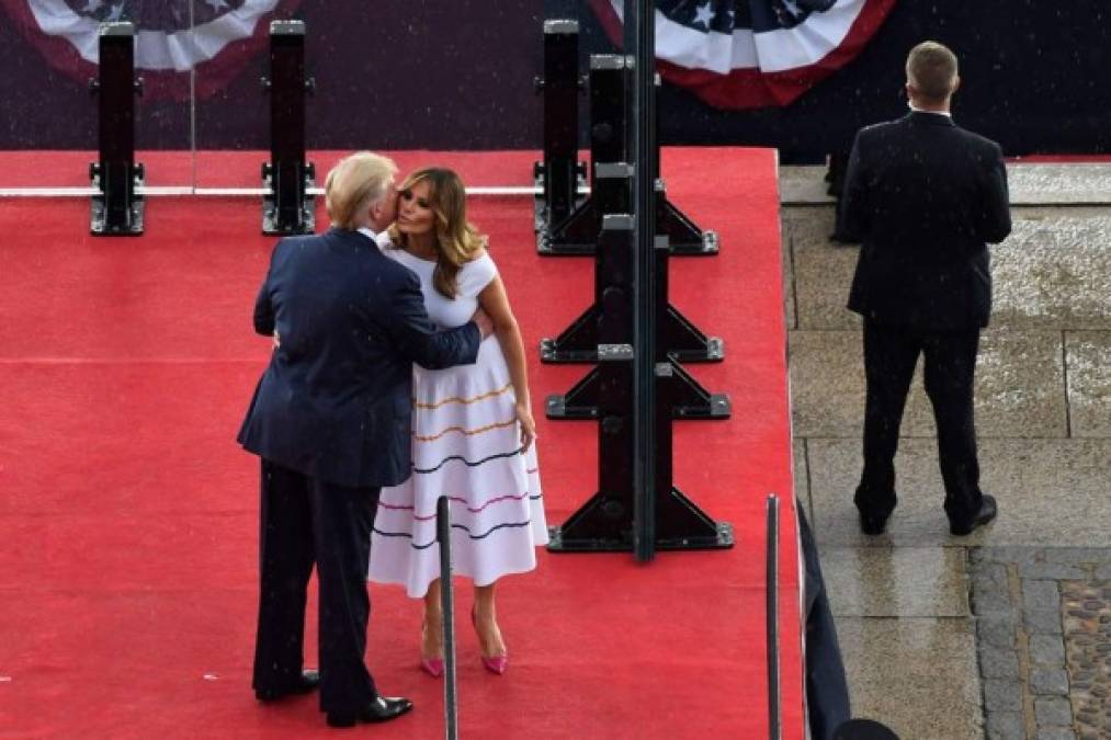 FOTOS: El folclórico vestido de Melania Trump para celebrar el 4 de julio en EE UU