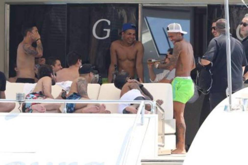 Así son las vacaciones de Neymar en París tras firmar con el PSG