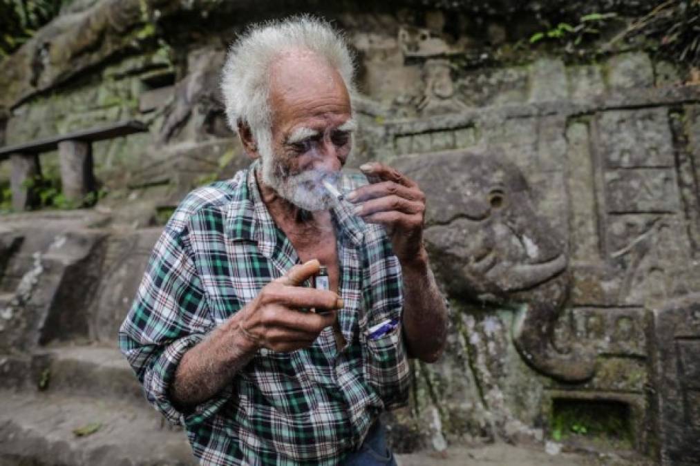 FOTOS: Artista ermitaño esculpe rocas en una montaña de Nicaragua