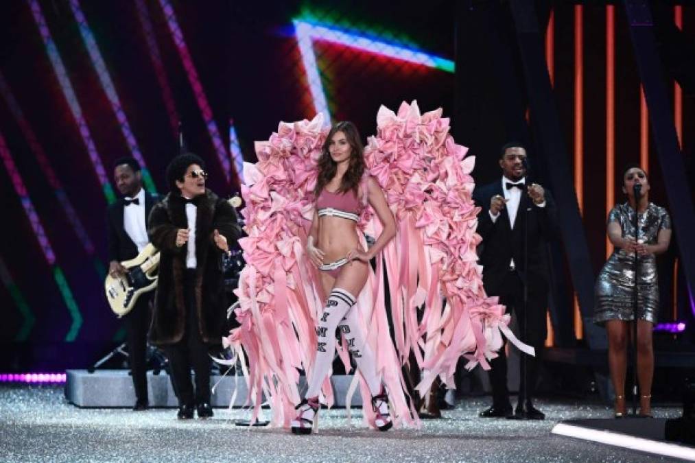 Victoria's Secret Fashion Show 2016 y su sensual pasarela