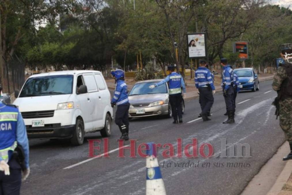 FOTOS: Estrictos operativos controlan toque de queda absoluto en la capital