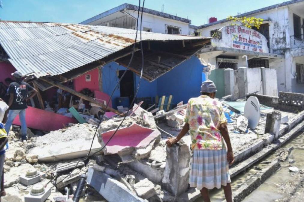 'Escuché gritos de dolor en todas partes': Sobrevivientes narran sismo en Haití
