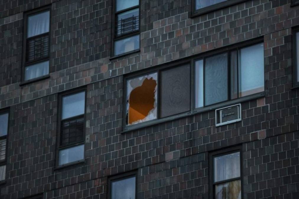 Luto y cenizas: las imágenes tras el incendio más mortífero en 30 años en Nueva York