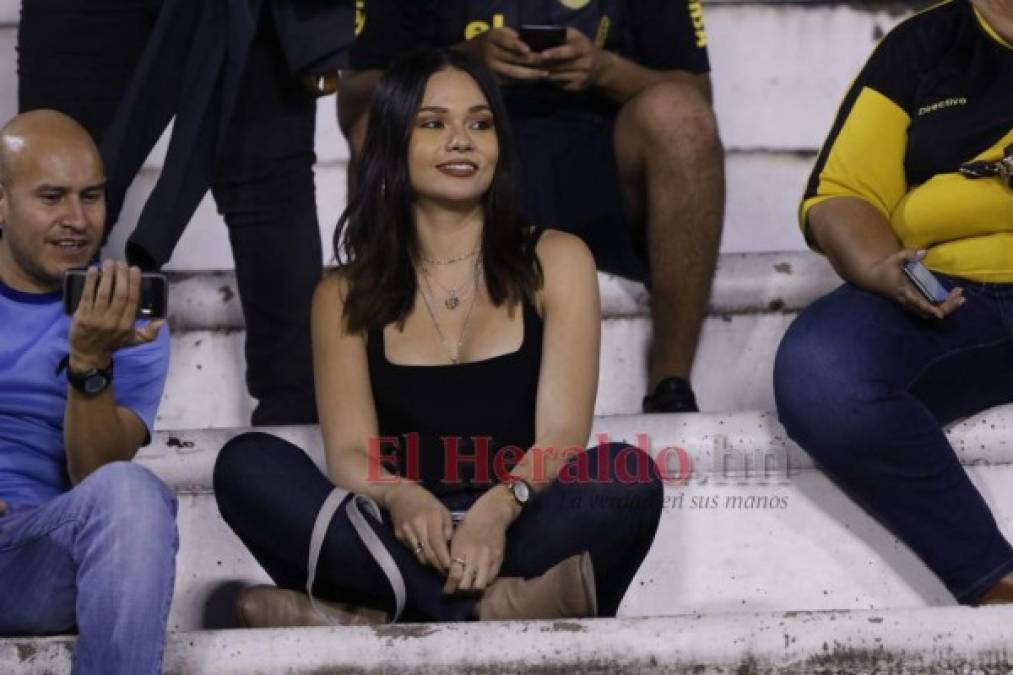 FOTOS: Bellas mujeres en la fecha 2 del Clausura