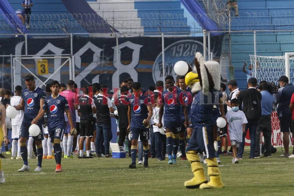Pasillo de campeón, goleada azul y emotivo abrazo: Así se vivió el triunfo 4-0 de Motagua sobre Honduras Progreso