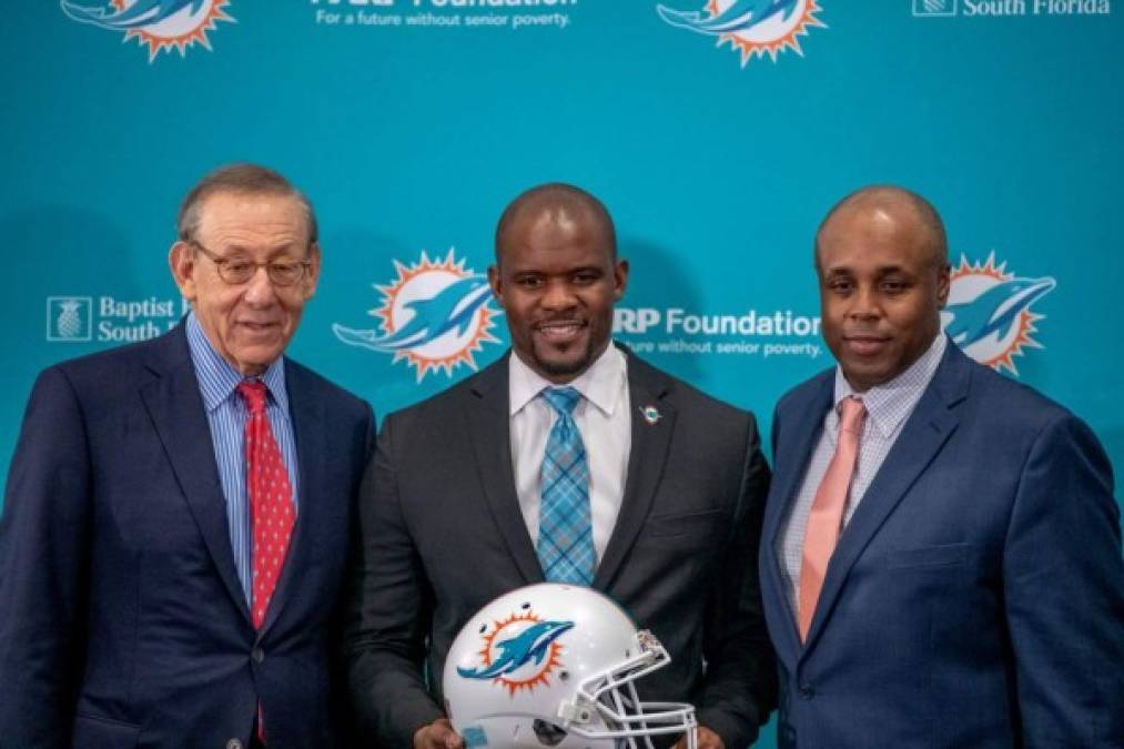 FOTOS: Así se oficializó la contratación del hondureño Brian Flores en los Miami Dolphins