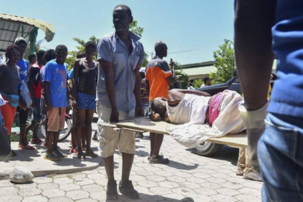 Cientos de muertos, desaparecidos y destrucción: El doloroso saldo del sismo en Haití