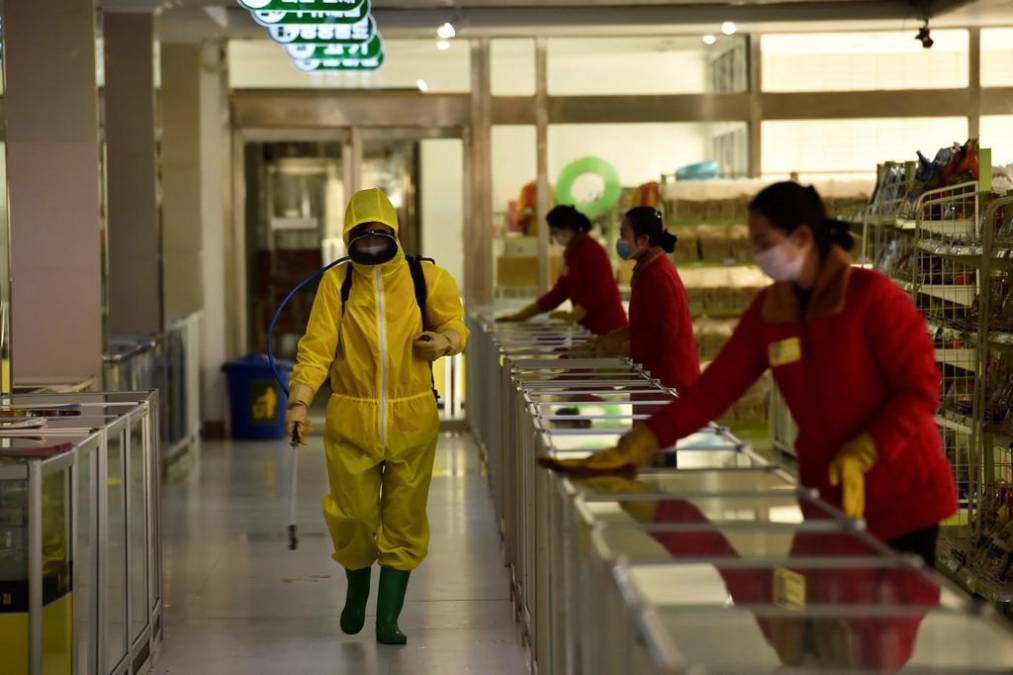Más de 40 muertes y miles de infectados: el sistema de salud norcoreano tras casos covid