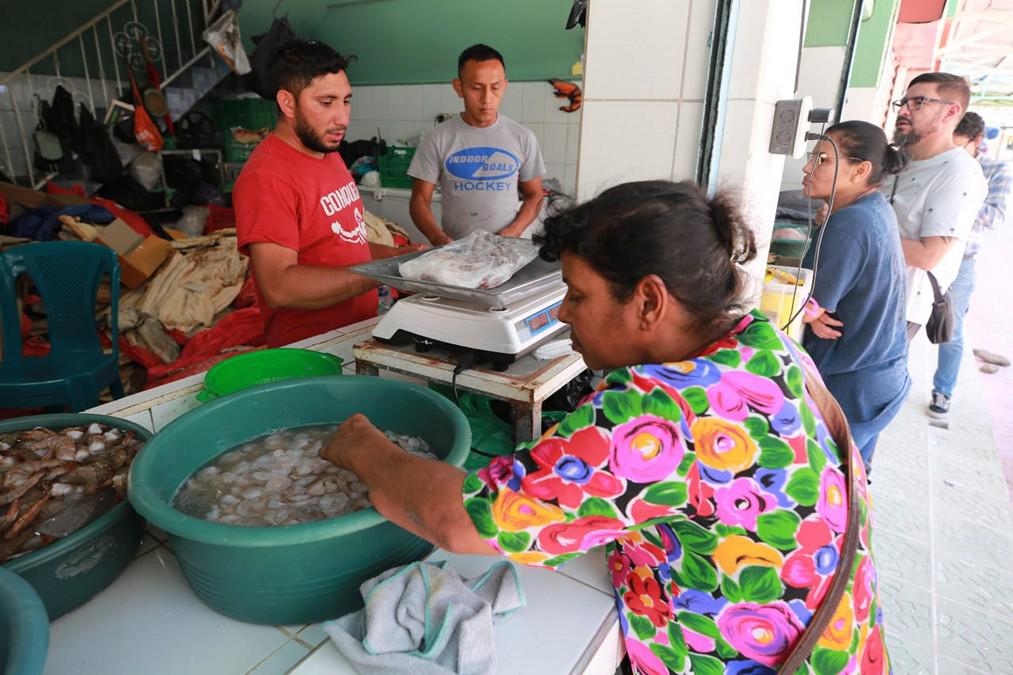 Pescado seco, tradición en Semana Santa, ya inunda los mercados capitalinos