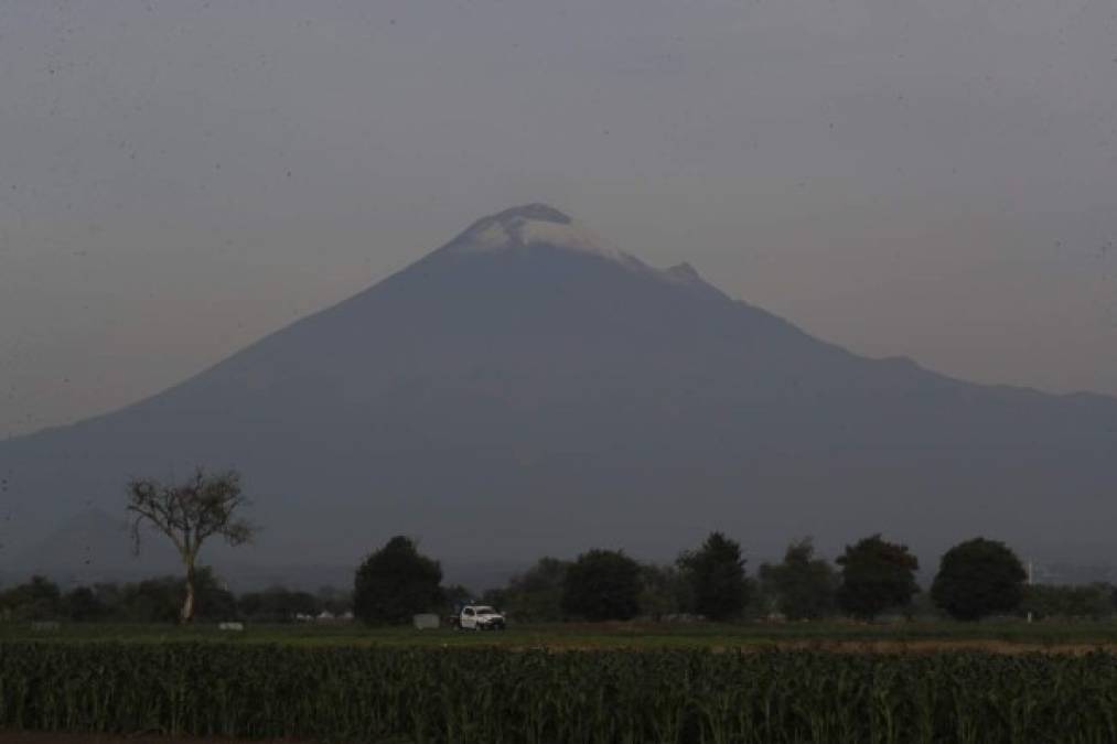 Aumenta preocupación por socavón que no para de crecer en Puebla (FOTOS)