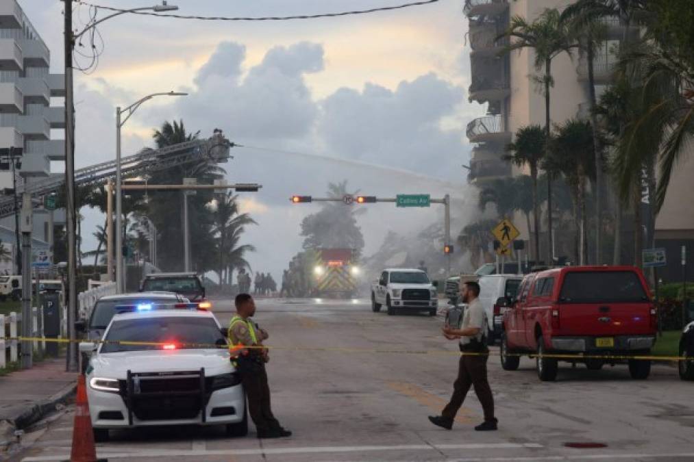 Desesperada búsqueda de sobrevivientes en edificio de Miami (FOTOS)