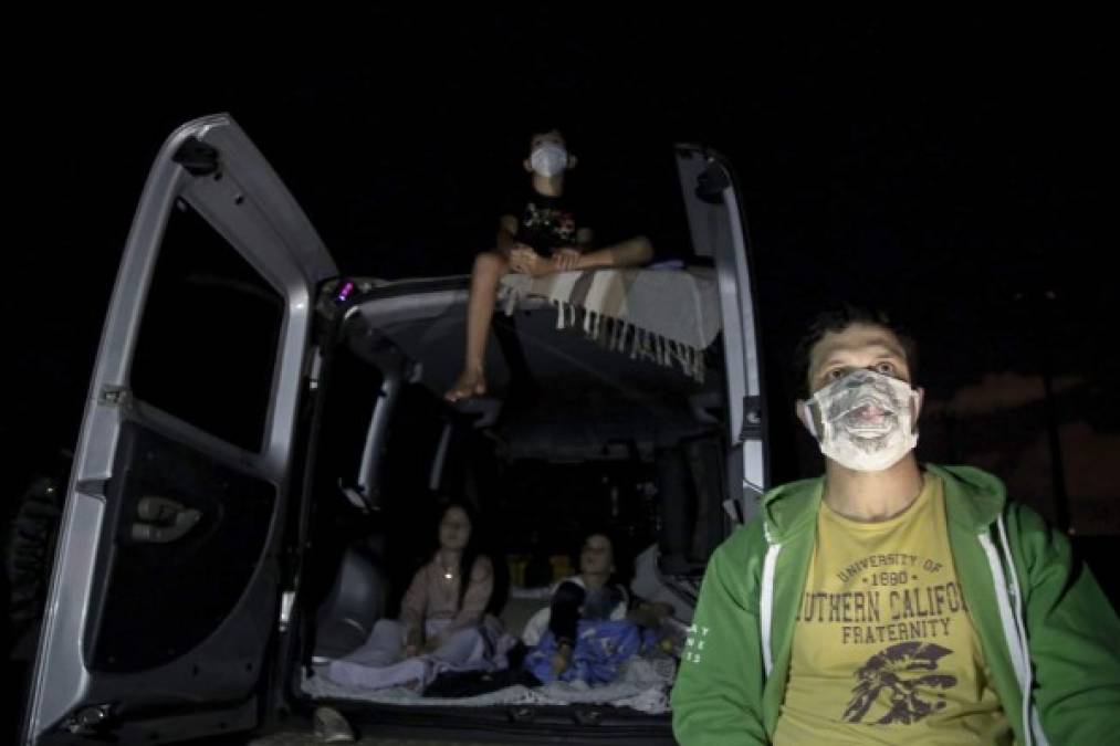 Fotos: Autocine en Brasil, para huir de la pesadilla del Covid-19