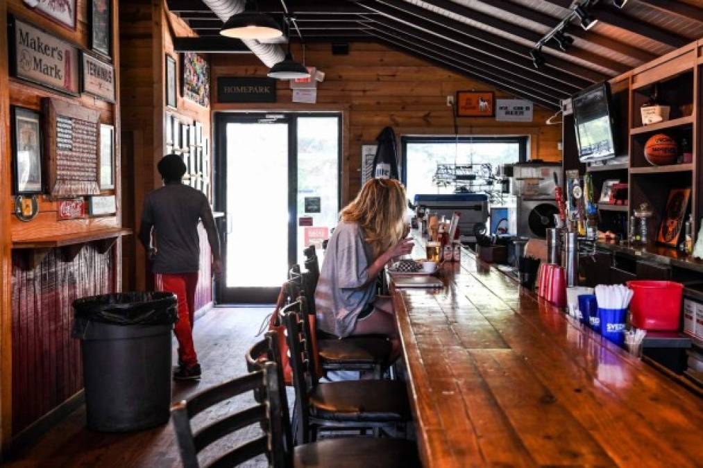 FOTOS: Restaurantes en Georgia abren con prudencia por el Covid-19