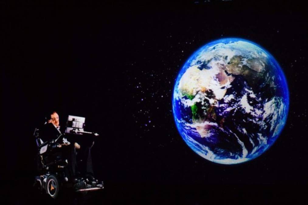 Stephen Hawking y su extraordinaria vida en imágenes