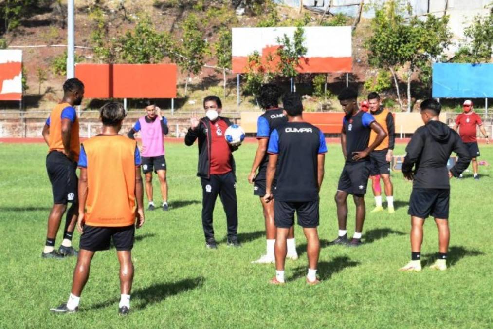 Así fue el entreno de Olimpia mientras llega su nuevo técnico