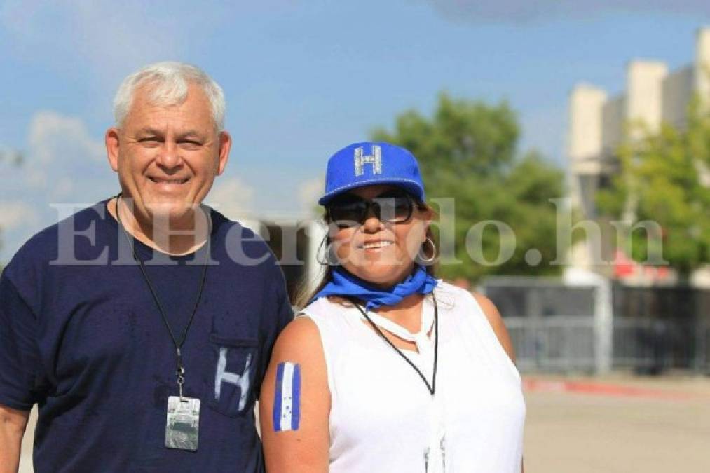 Belleza y color en el Toyota Stadium para apoyar a Honduras