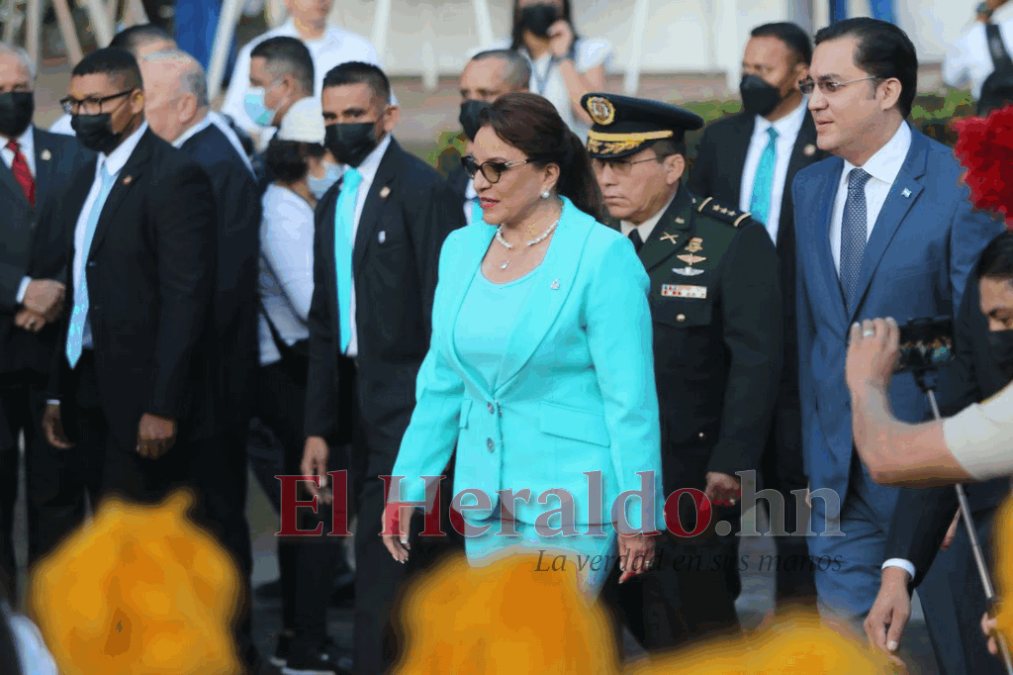Xiomara Castro opta por un look azul aqua para celebrar el 15 de septiembre (FOTOS)