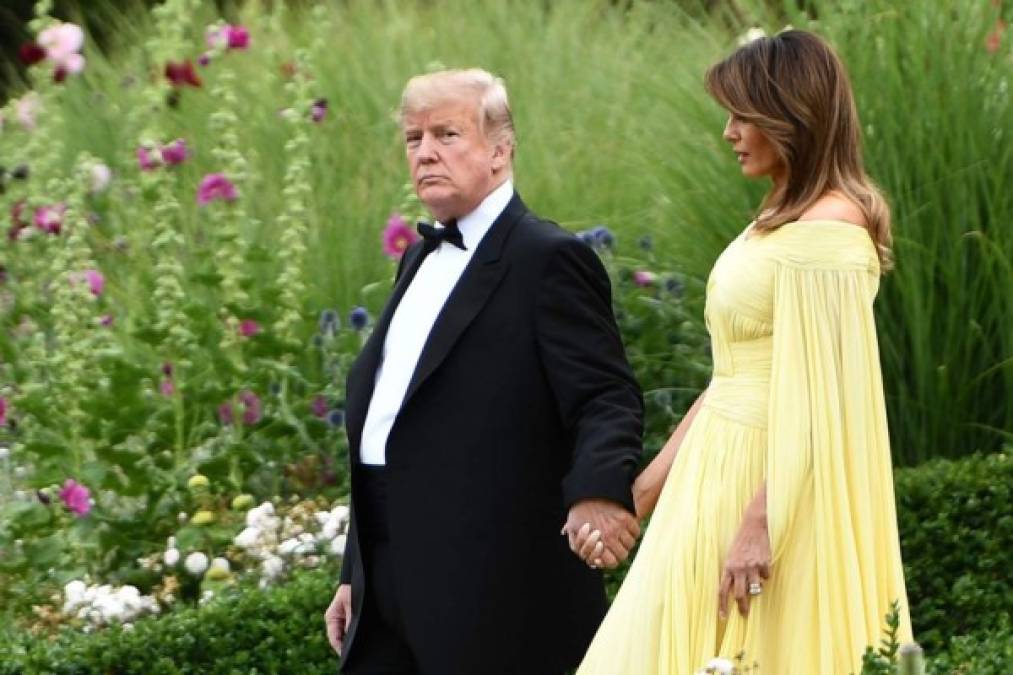 El vestido amarillo de Melania Trump que provocó comparaciones con 'La Bella y la Bestia'