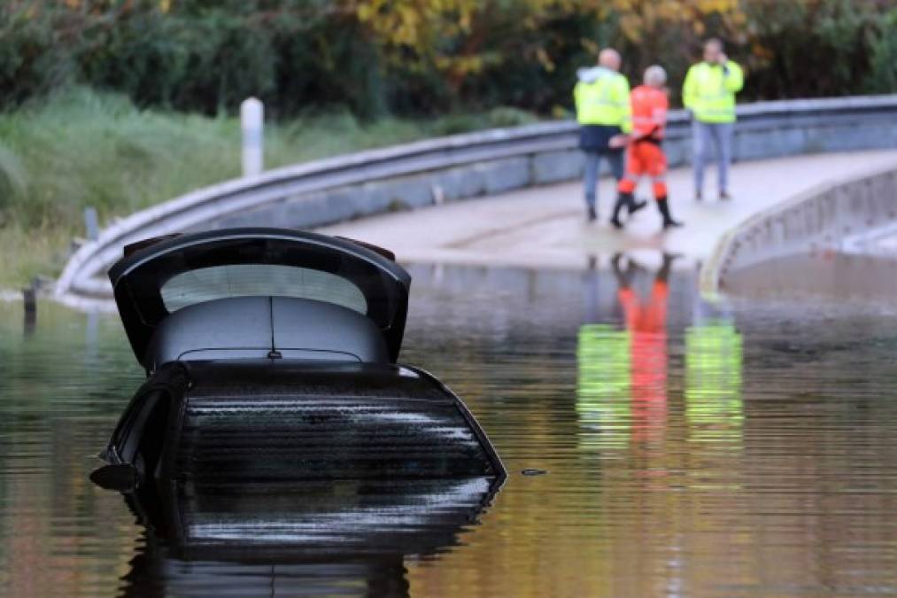 Fuertes tormentas e inundaciones en Francia dejan al menos 5 muertos (FOTOS)