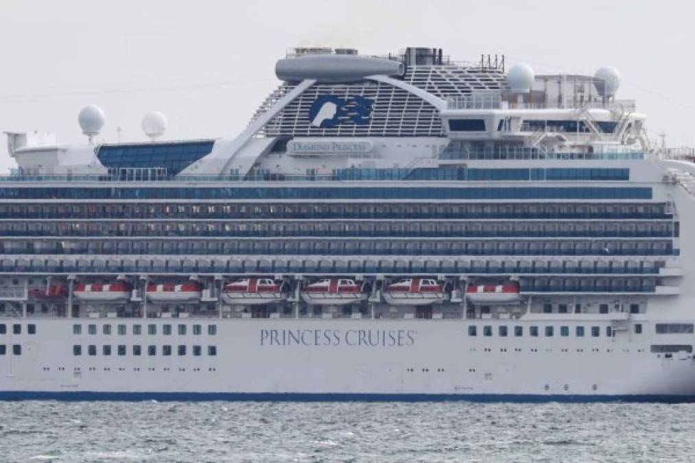 FOTOS: Así es el crucero donde descubrieron a diez personas con coronavirus en Japón