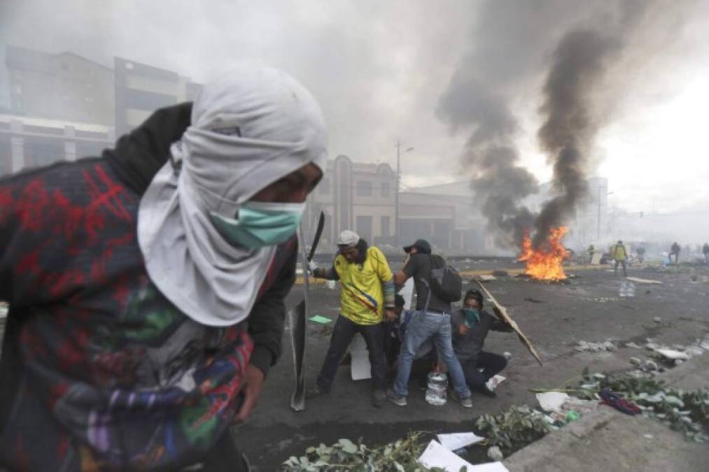 Ecuador: La crisis política y protestas en 10 impactantes imágenes