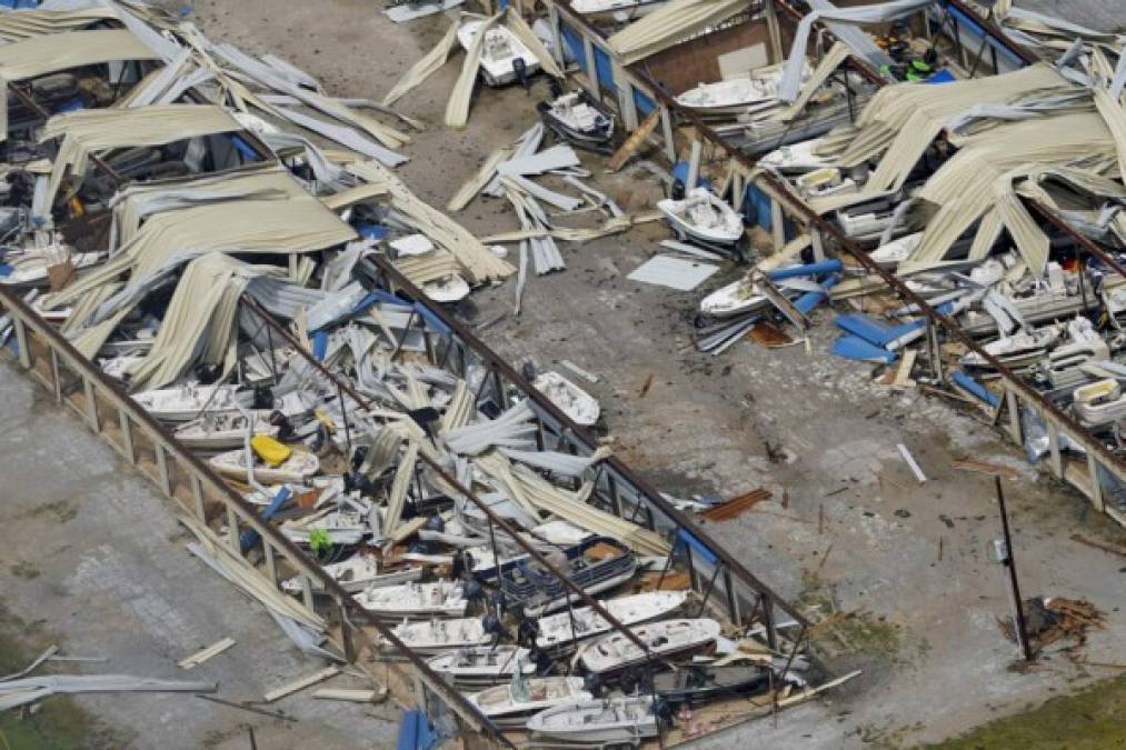 La devastación del potente huracán Laura vista desde las alturas (FOTOS)