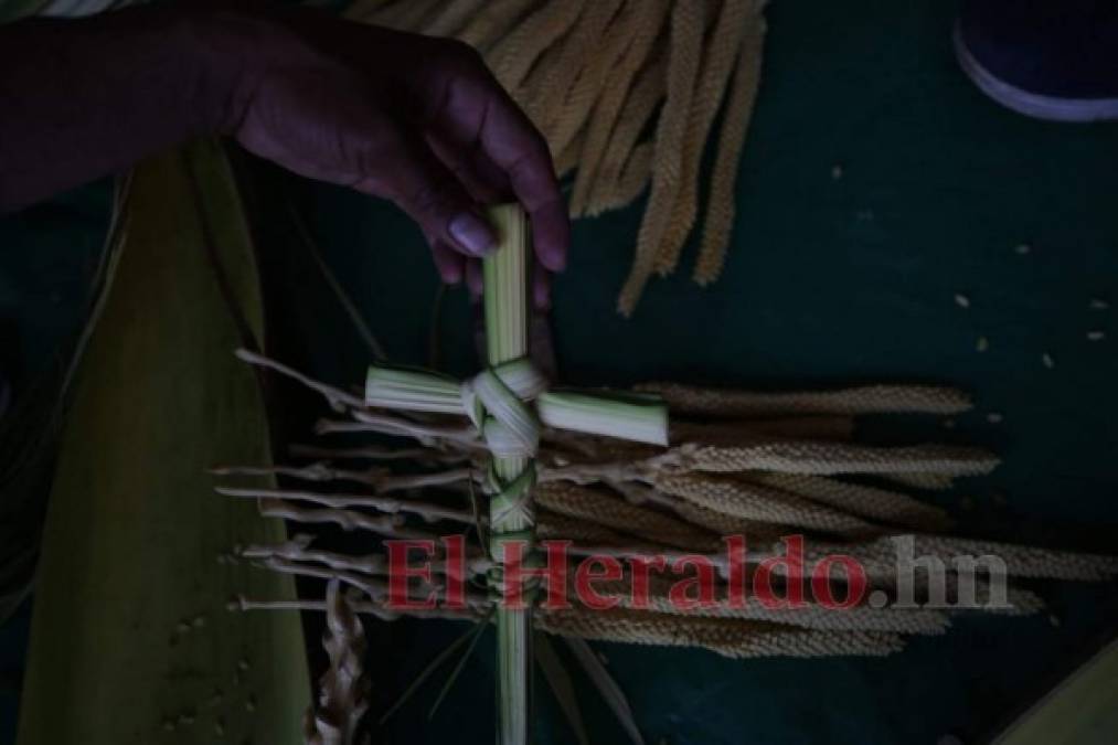 Comienza la venta de ramos y cruces previo al inicio de la Semana Santa