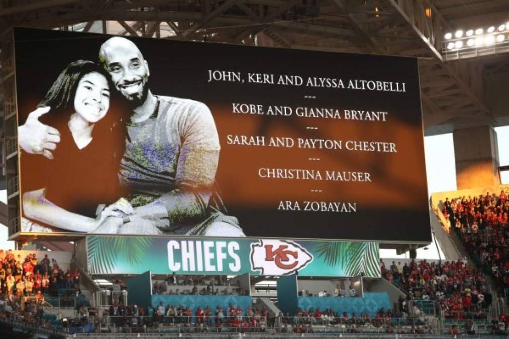 FOTOS: Previo al Super Bowl, rinden homenaje a Kobe y Gigi Bryant