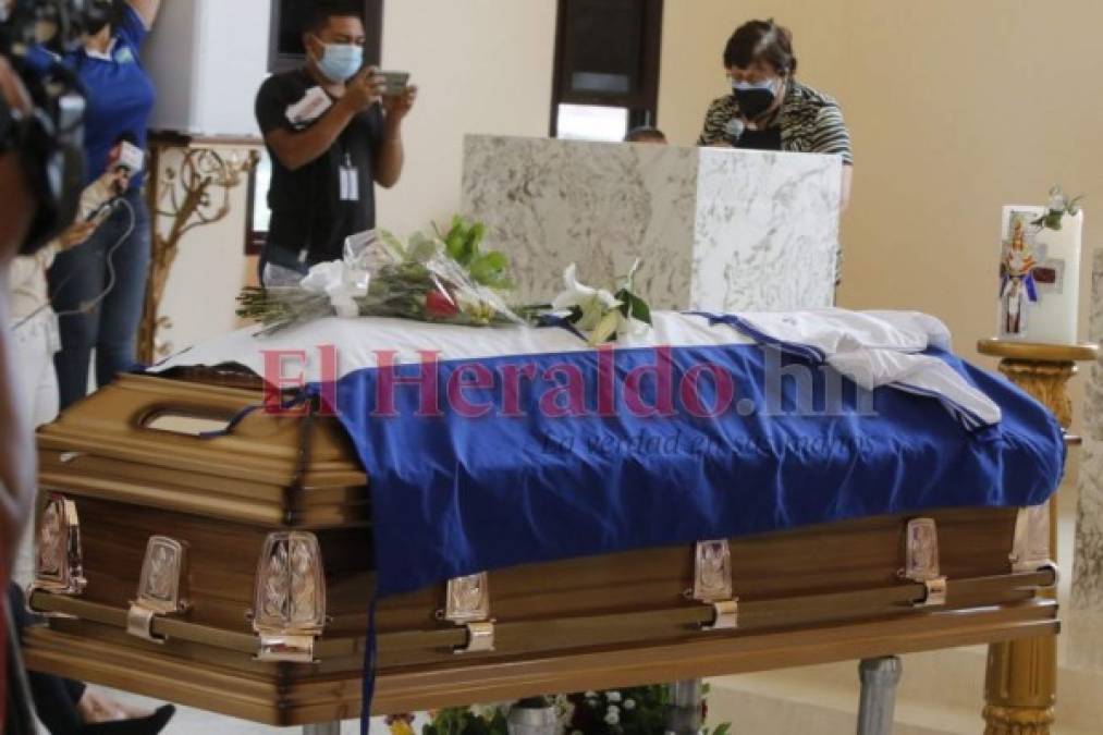 FOTOS: Con misa en la capilla San Judas Tadeo despiden a Chelato Uclés